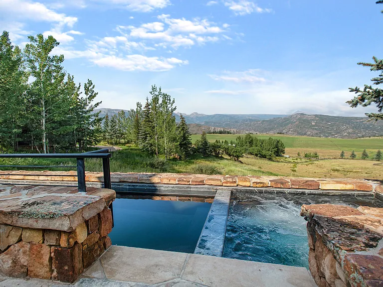565 N Starwood Dr — Photo 31