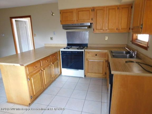 3rd image of 1371 Ticonderoga Dr