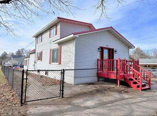 919 N Wacouta Ave, Prairie Du Chien, WI 53821