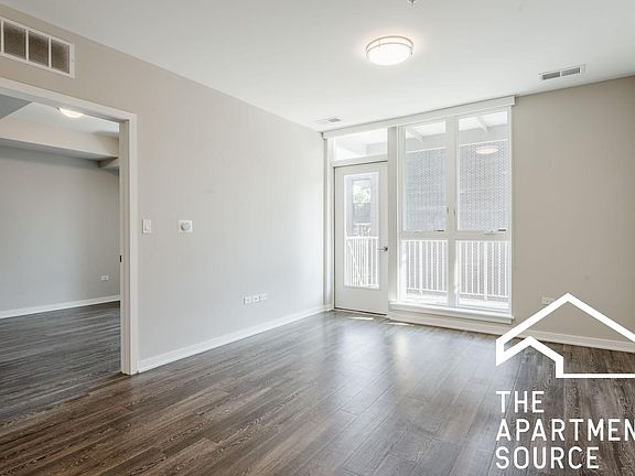 4th image of 301 W North Ave #210