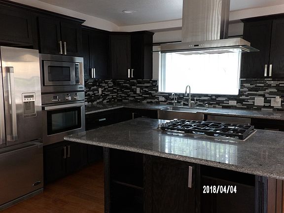 5th image of 1020 Carr Ave
