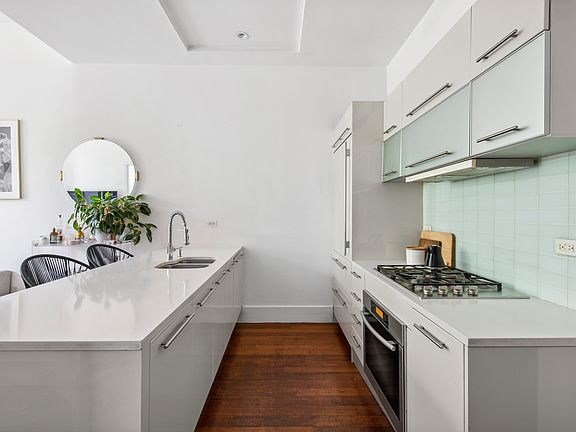 3rd image of 50 Bayard St APT 1B
