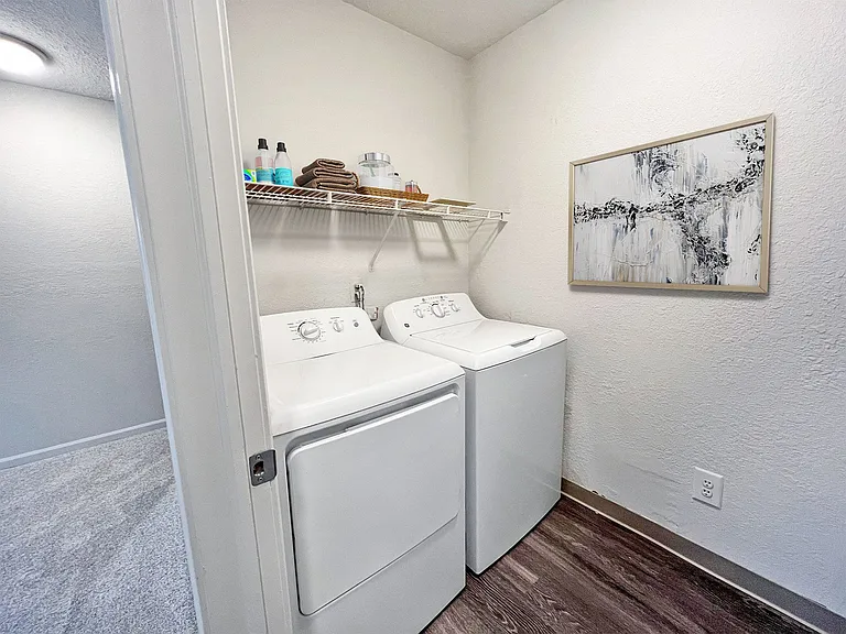 Canterbury Park Apartments — Photo 7