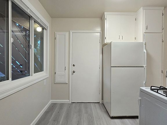 3rd image of 26 S Morrison Ave #2