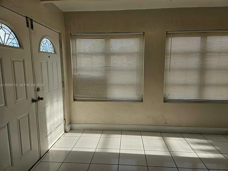 3431 SW 4th St #1 — Photo 5