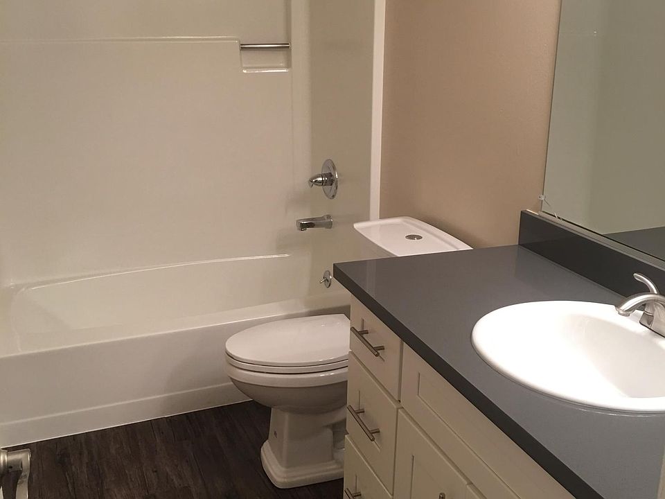 quartz vanity top in full bath