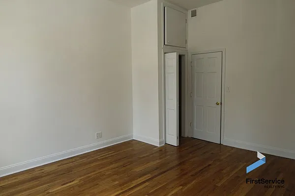 Rented by FirstService Realty (legacy) | media 22