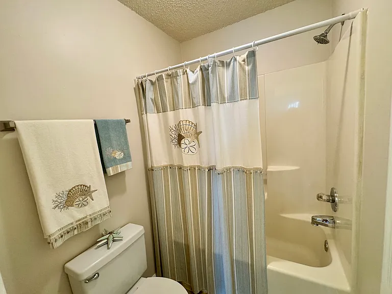 3210 Forest Green Dr — Photo 18