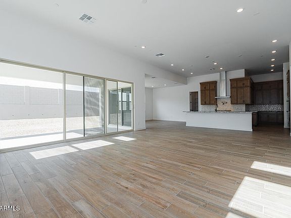 4th image of 3807 W LODGE Drive