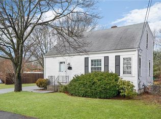 41 Earl St, Warwick, RI 02886
