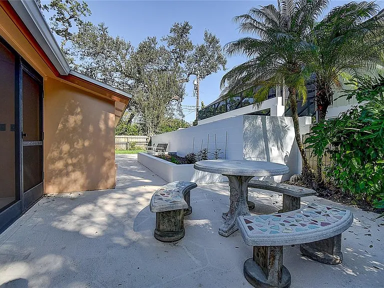 1247 Monticello Blvd N — Photo 34