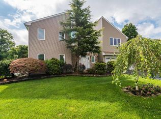 8 Buckingham Ct, Hazlet, NJ 07730