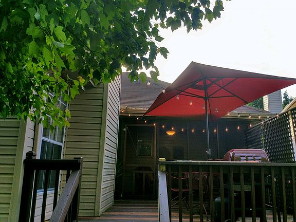 Deck on back of house 