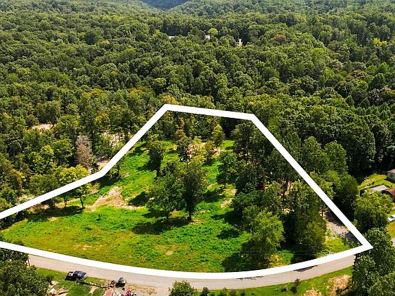 3rd image of 1086 Red Oak Rd #A