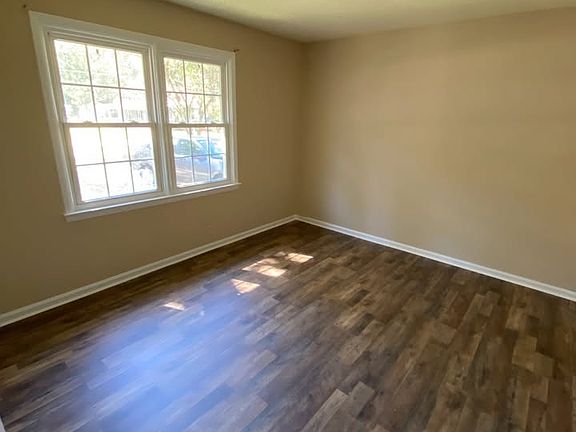 2nd image of 1108 W Oak St #A