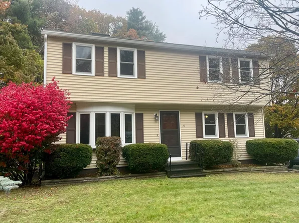 29 Wedgewood Ln, Leominster, MA 01453
