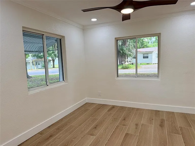301 S Seminole Ave — Photo 30