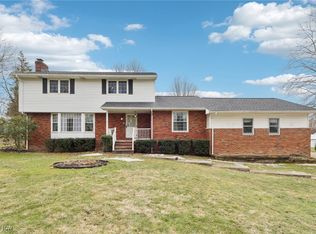7891 Thornapple Dr, Novelty, OH 44072