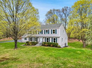 6 Cornwall Ct, Katonah, NY 10536