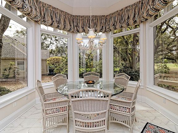 5th image of 59 N Port Royal Dr