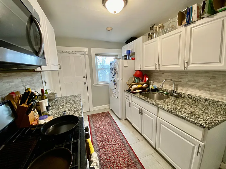 4907 Washington St #1R — Photo 7