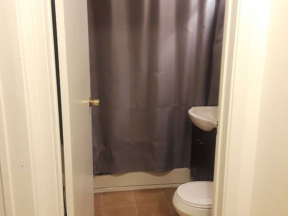5th image of 130 Earl Ave