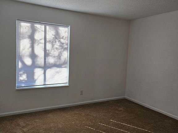4th image of 429 Hilltop Dr #0