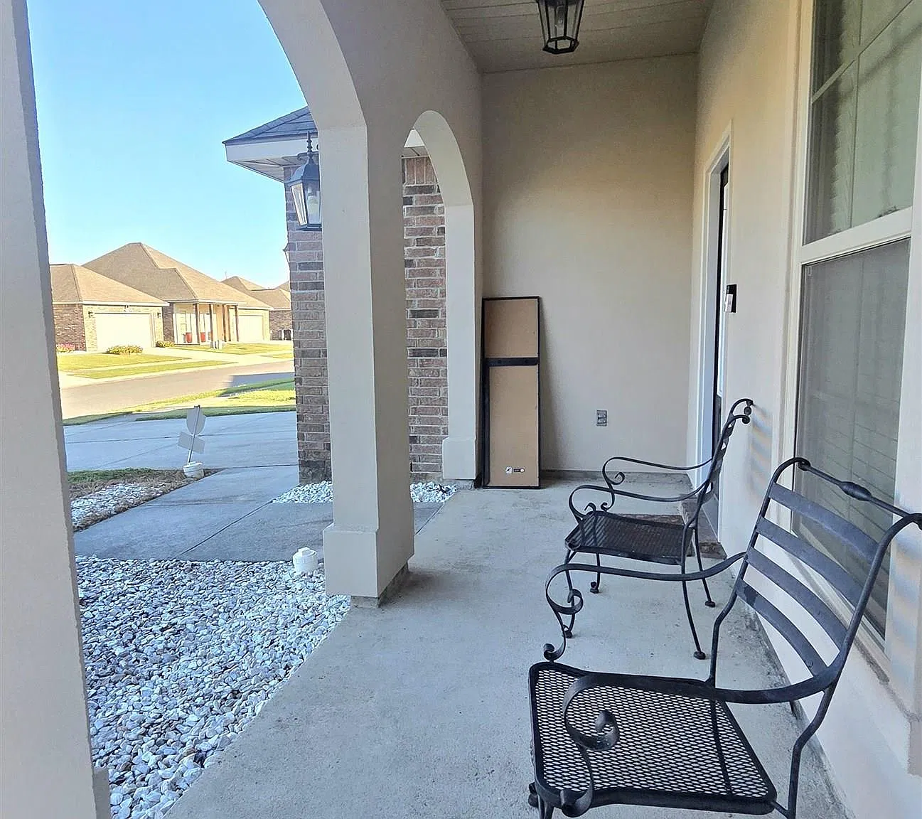 3 bed, 1700 sqft, $2,100 — Photo 2