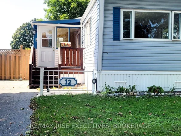 12 Wentworth Dr, Kingston, ON K7K 5C9