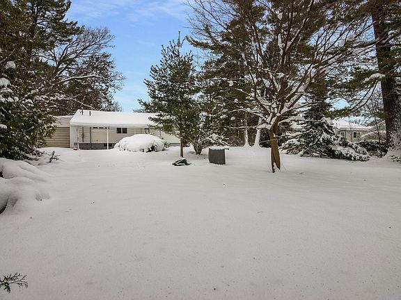 2nd image of 870 Pine Grove Ave