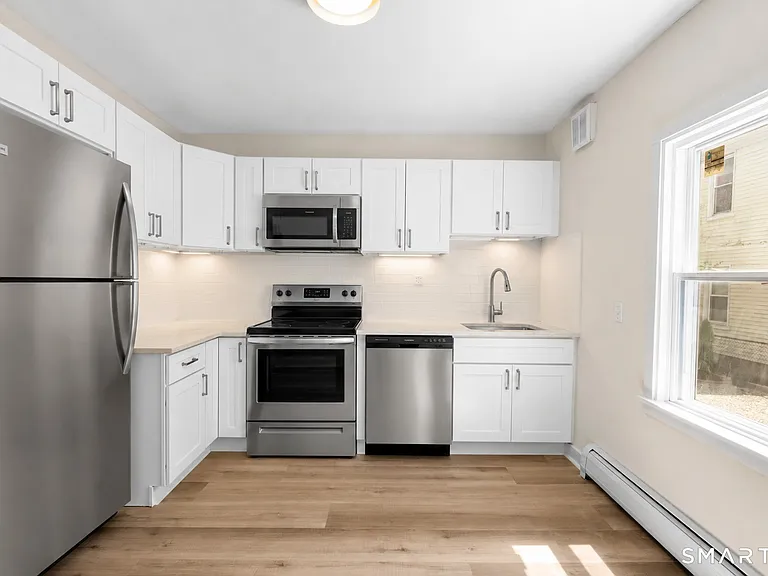 704 Maple St #704 — Photo 7