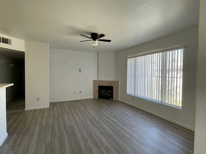 3 bed, 2.0 bath, 1437 sqft, $1,795 — Photo 1