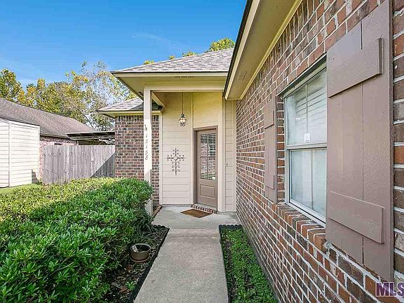 3rd image of 15158 Villa Ct E