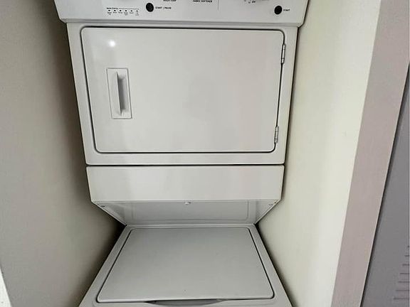 5th image of 19221 NE 10th Ave #401