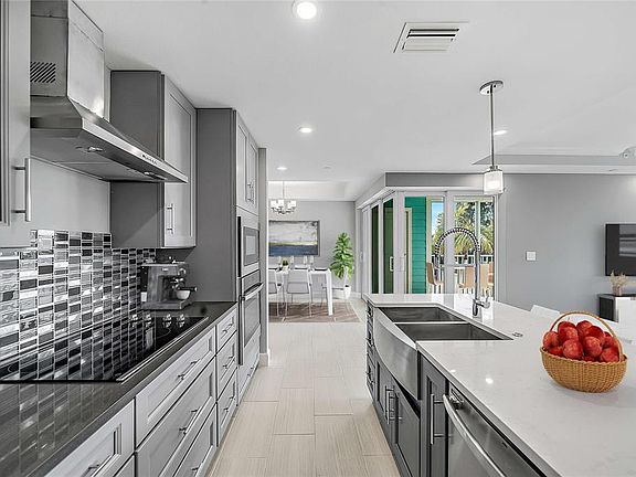 5th image of 14550 Harborside Cir #401