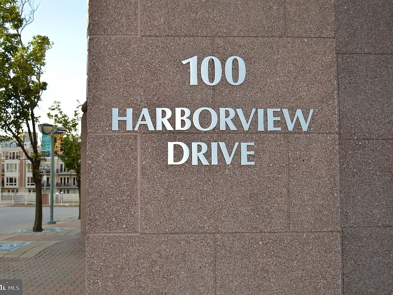 100 Harborview Dr #411 — Photo 49