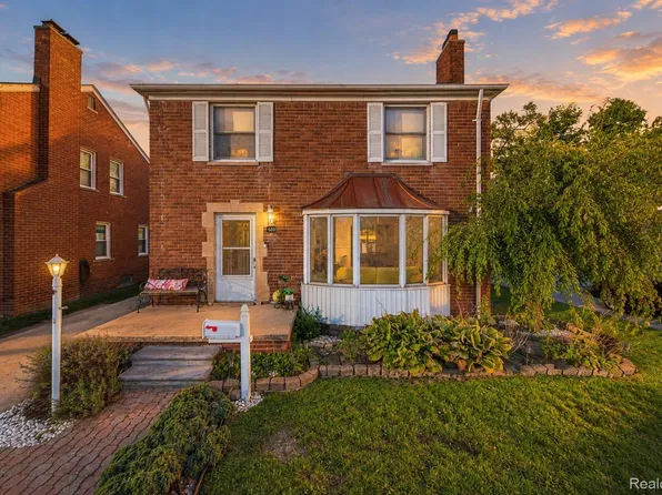 620 Emmons Blvd, Lincoln Park, MI 48146