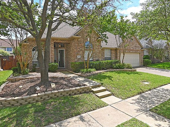 5th image of 305 S Village Dr