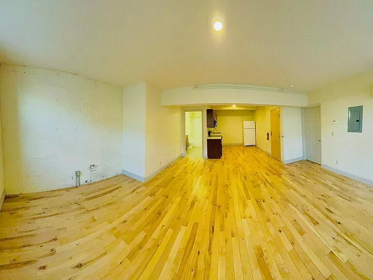 191 College St #303 — Photo 15