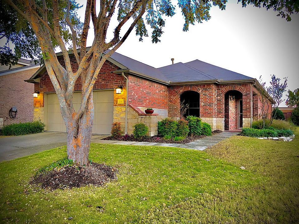 1st image of 208 Cascata Dr