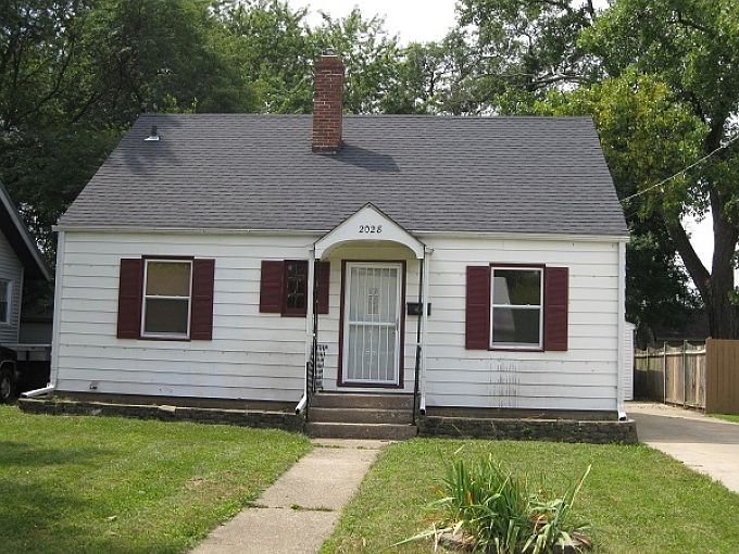 1st image of 2028 Price St