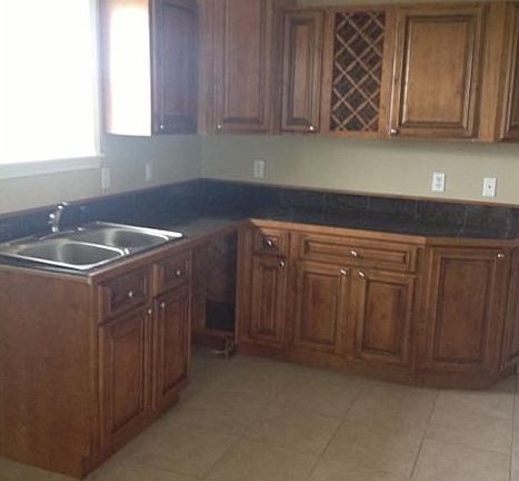 3rd image of 3920 Charles Dr