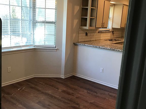 3rd image of 2118 Southmoor Dr