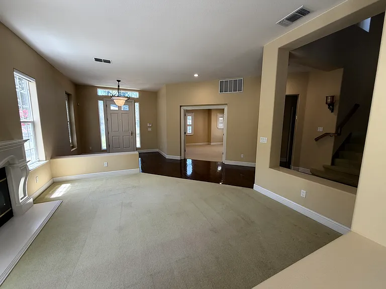 128 Regent Dr — Photo 35