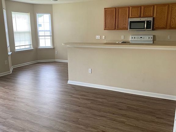 2nd image of 2525 Whetstone Ln
