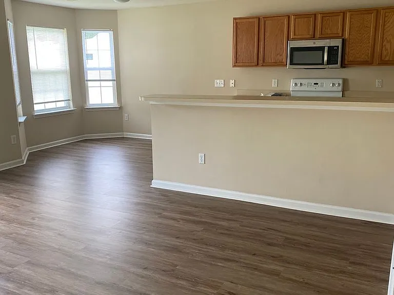 2525 Whetstone Ln — Photo 2