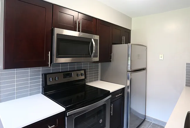 Ashley Court Apartments — Photo 11