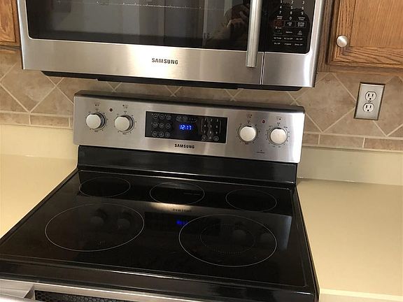 3rd image of 2480-4B Fountain Pl