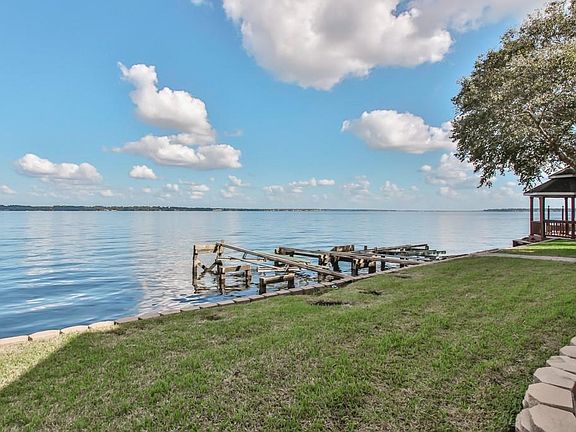 5th image of 139 Sarasota Cir S