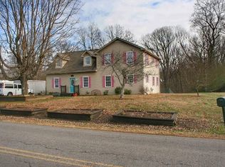 1805 Lake Rd, Greenbrier, TN 37073